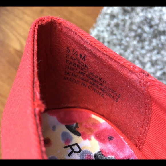 Rampage crimson red Kayson wedge heels sandals, 5.5 NWOT - Picture 8 of 10